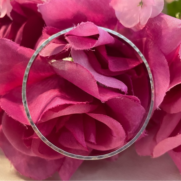 Silpada Sterling Silver ‘Social Circle’ 2 1/4” SMALL Hammered Bangle B3296 - Picture 7 of 16